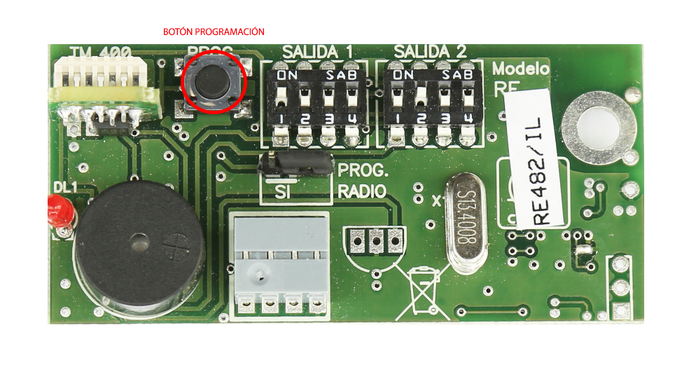 Localización del botón de programación en un receptor clemsa, necesario para activar nuevos mandos de garaje. Receptor clemsa re482 instrucciones